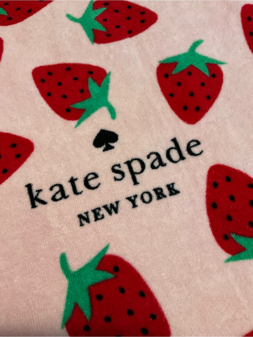 NWT Kate Spade Oversized Beach Towel - Strawberries 36”x72” Towel 1 - Picture 2 of 8